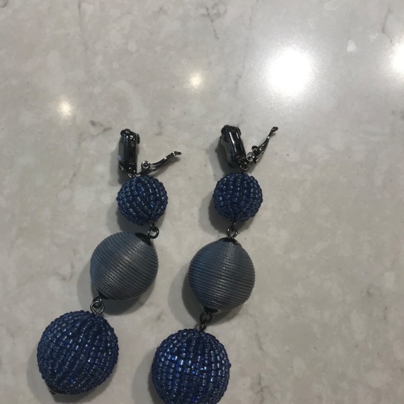 Banana Republic clip earrings - Picture 3 of 3